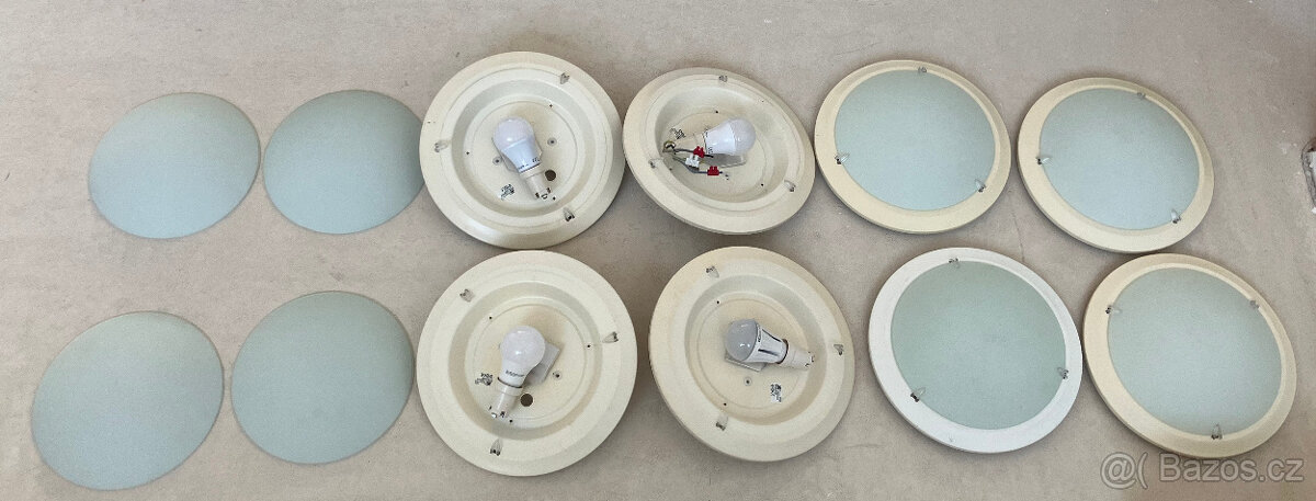 8ks světlo + 9ks žárovka