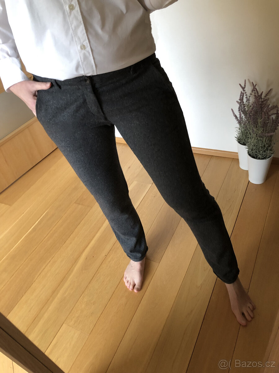 Tmavě šedé vzorované kalhoty s hedvábím Benetton Slim 38