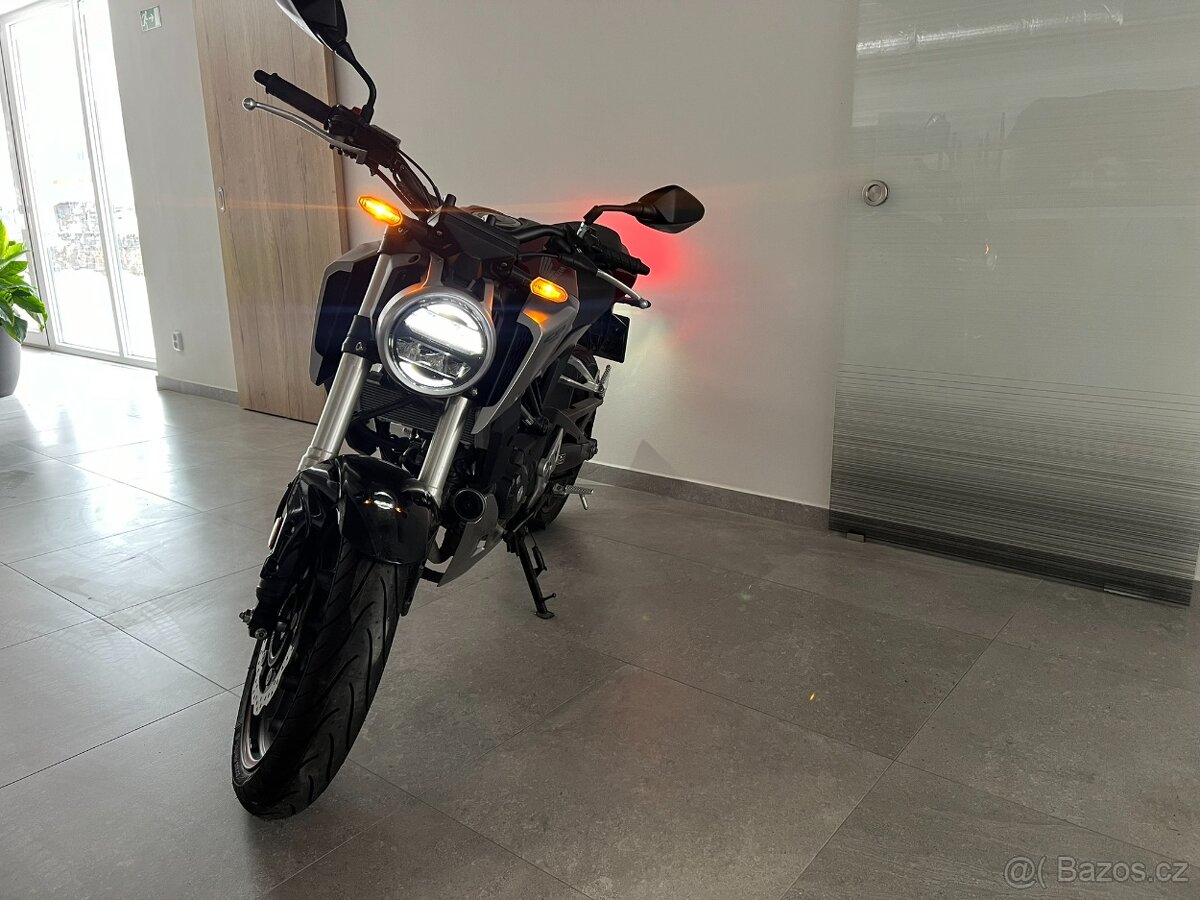 Honda CB125R, 2018, nízký nájezd