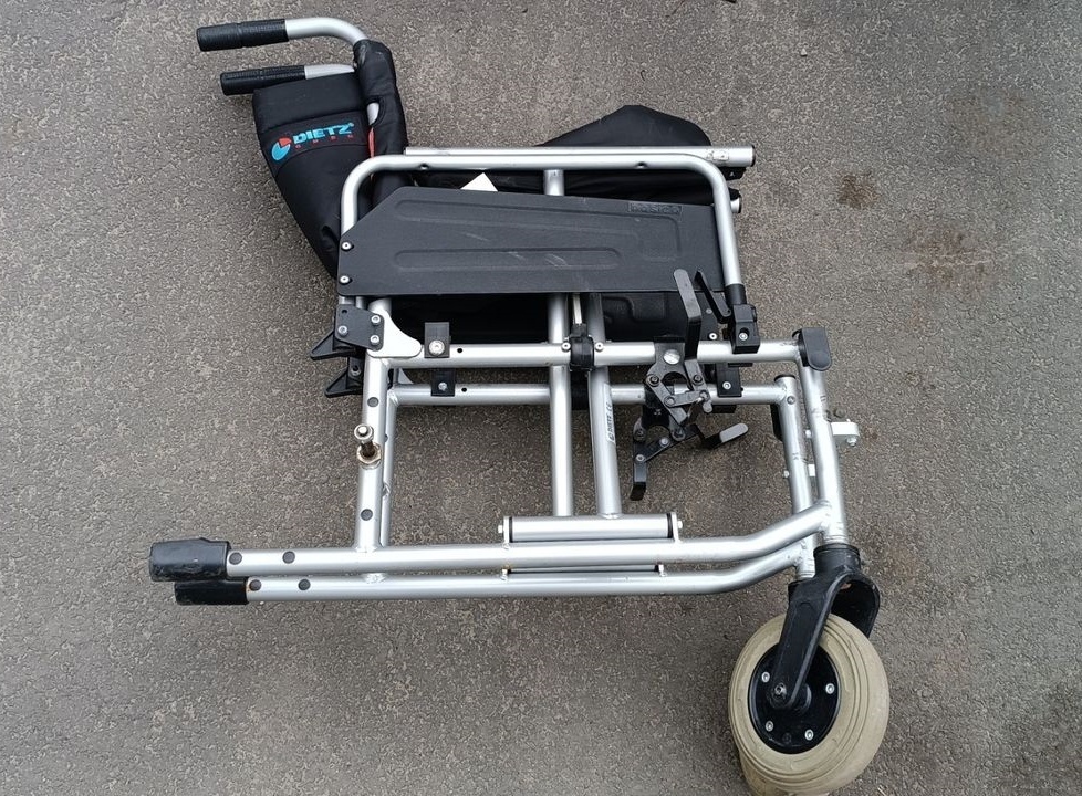 Invalidní vozík - část -