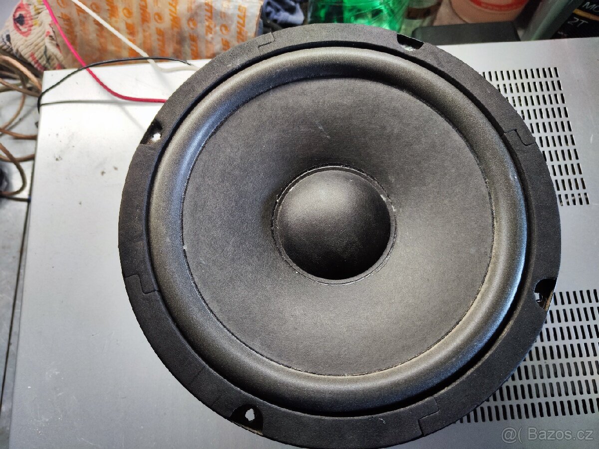 Basový reproduktor 50Watt 4Ohm 20cm 8"