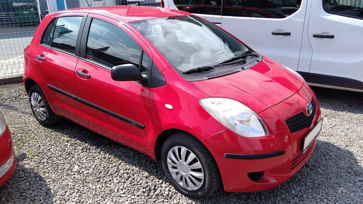 TOYOTA Yaris 1,0VVT-i Comfort ČR