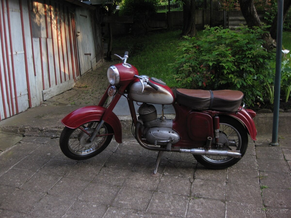 Jawa ČZ 175/356 kývačka