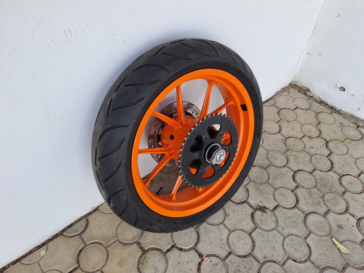 KTM 390 kolo