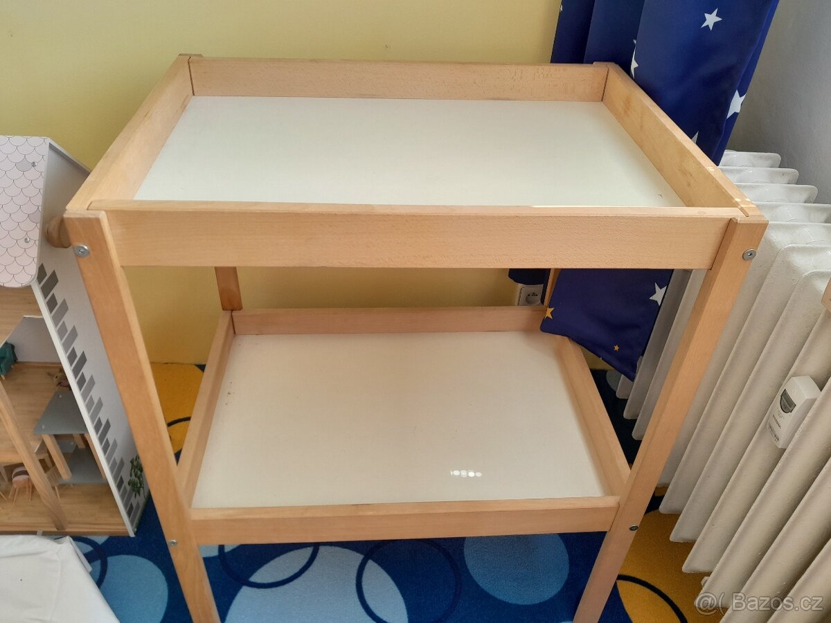 Přebalovací pult IKEA