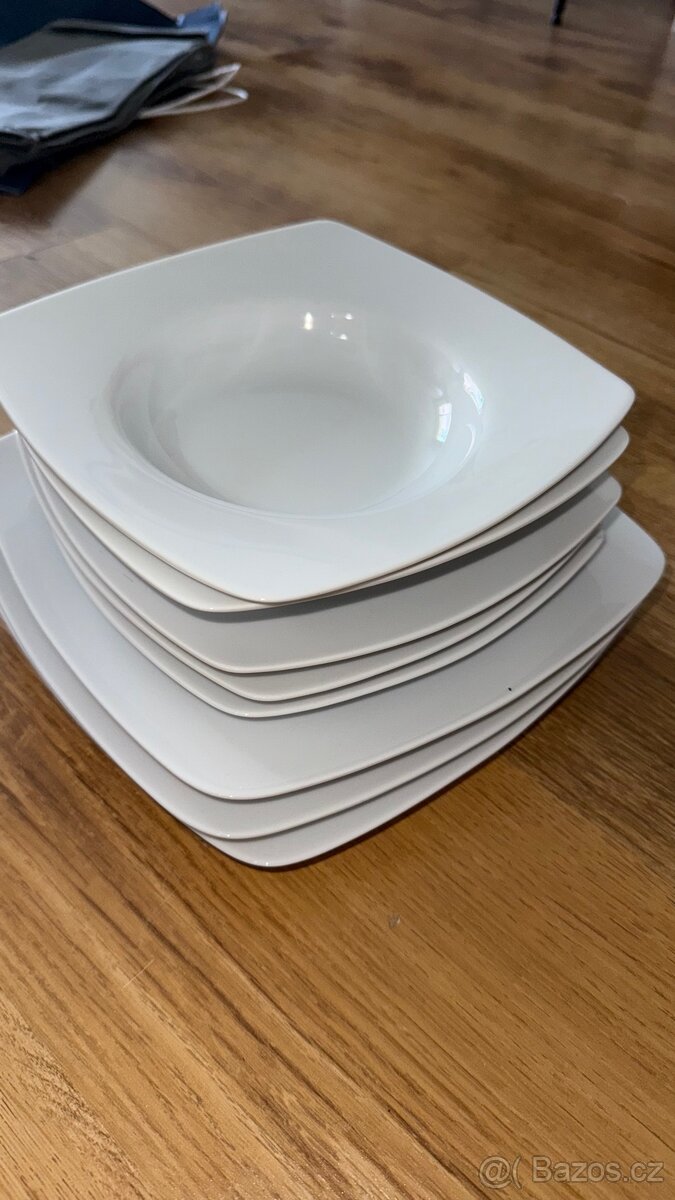 Set talířů Butlers