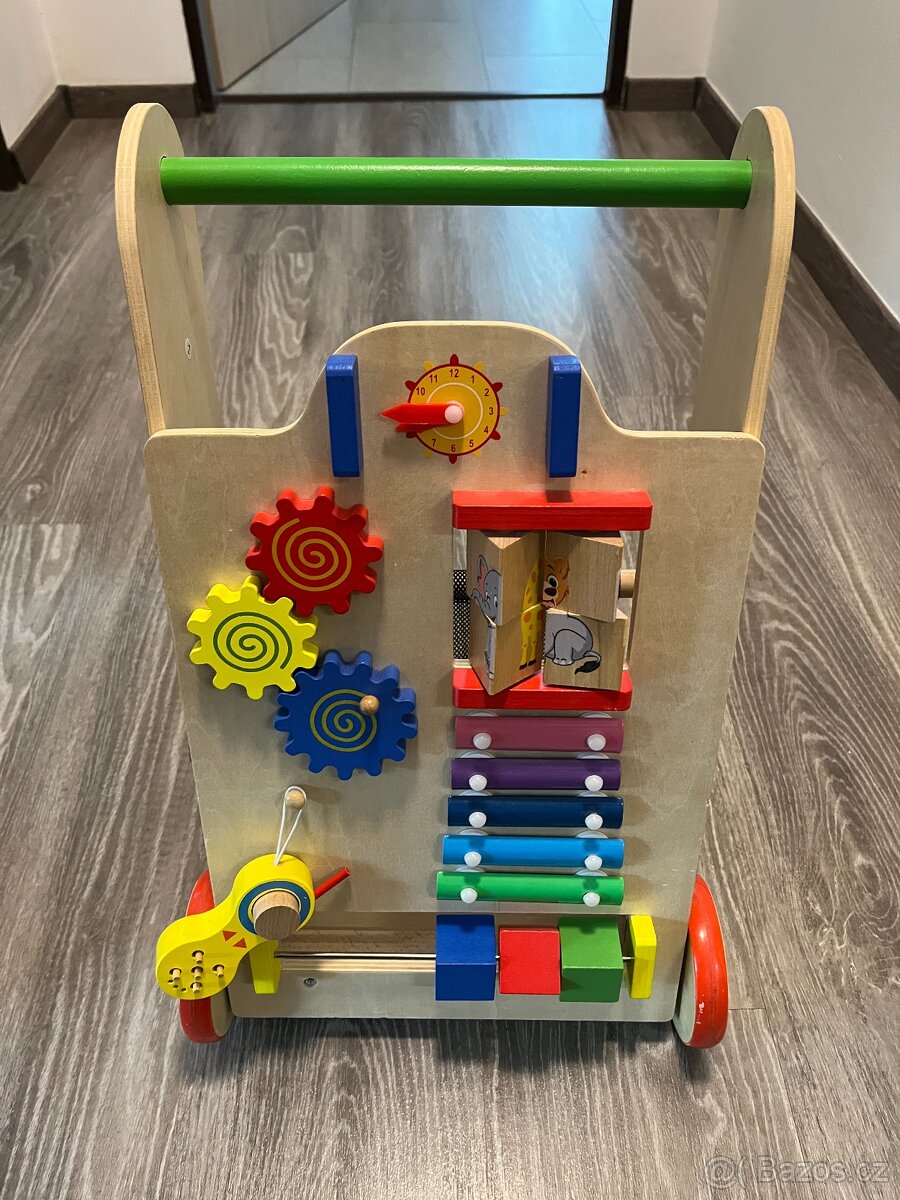 Dětské chodítko s příslušenstvím