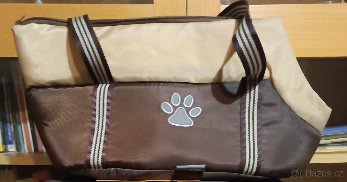 Kabelka pro menšího pejska