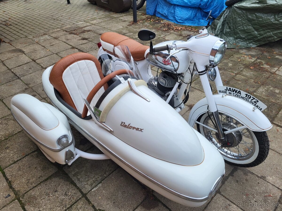 Jawa 350/360 se sidecar Velorex 560 profi renovace