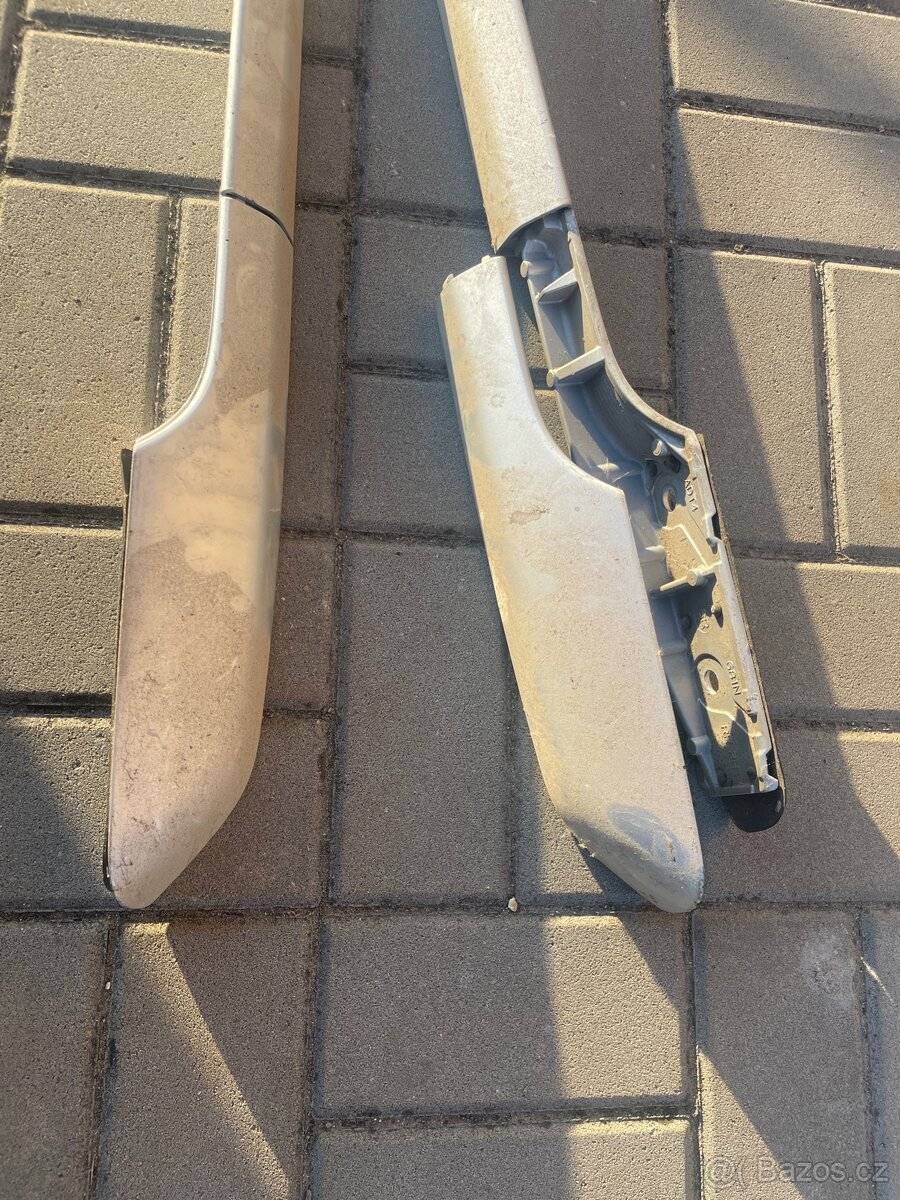 Toyota Corolla ZADNÍ krytky hagusů