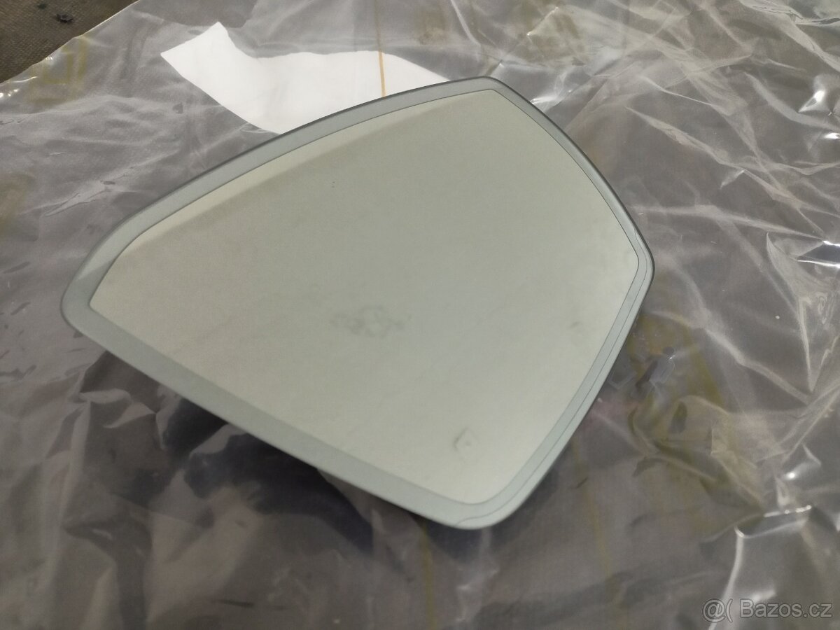 Octavia III pravé samostmívací sklo zrcátka. 5E0 857 522 C