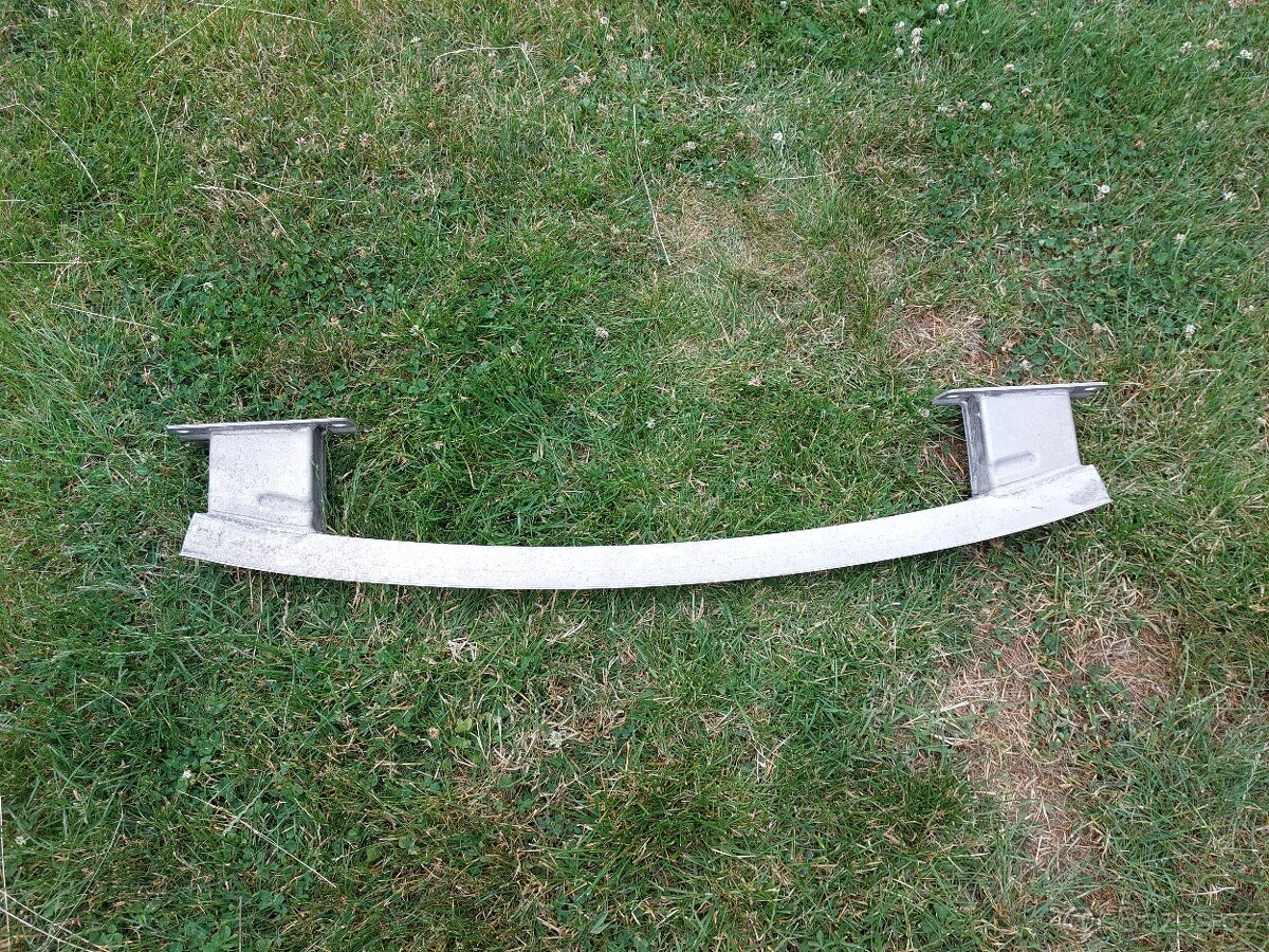 Opel zafira c výztuha nárazníku