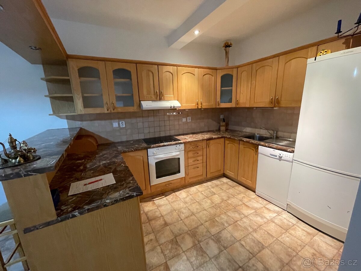 Pronájem mezonetového bytu 4+1 Dolany