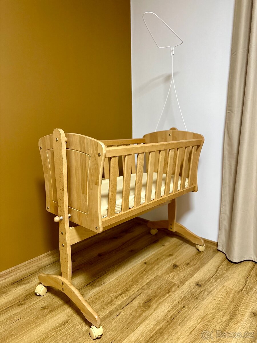 Dětská kolébka z masivu