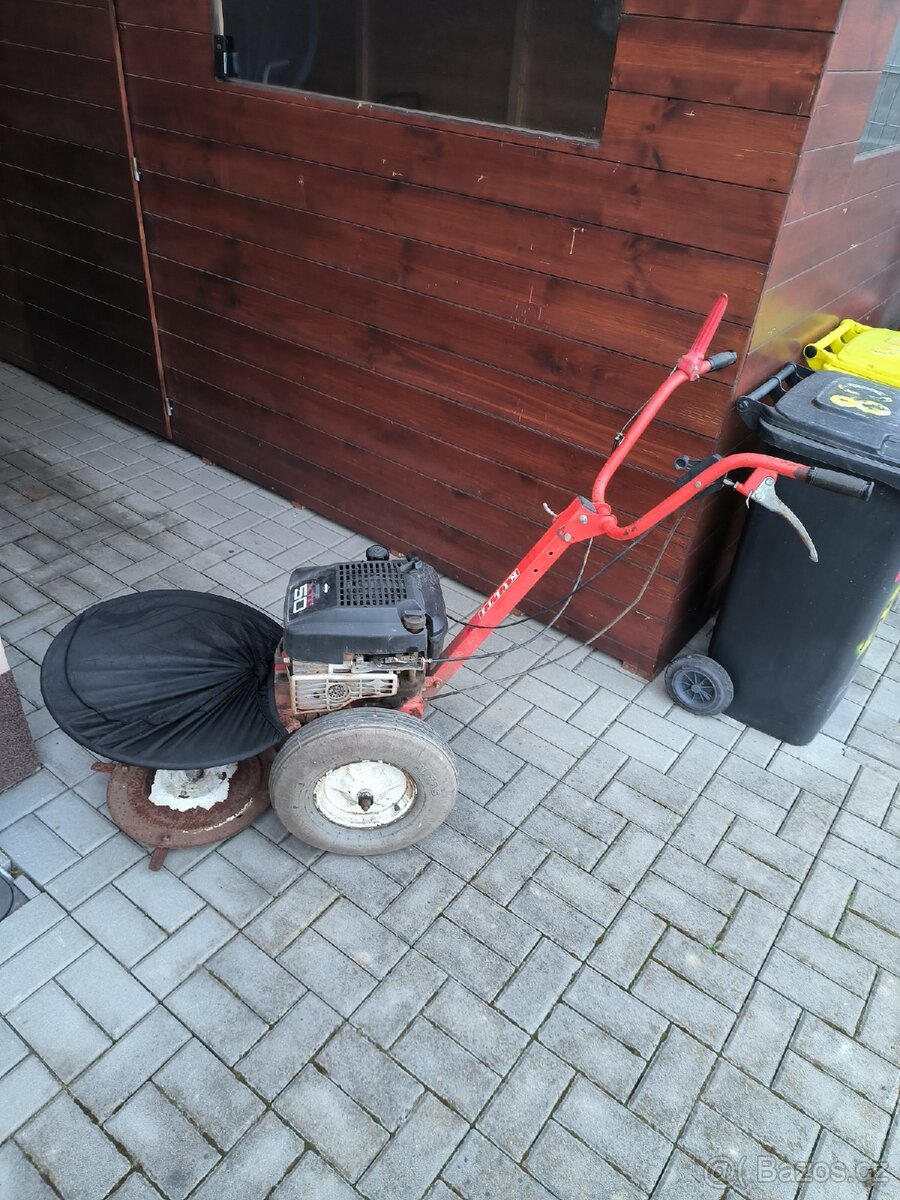 Benzínová bubnová sekačka