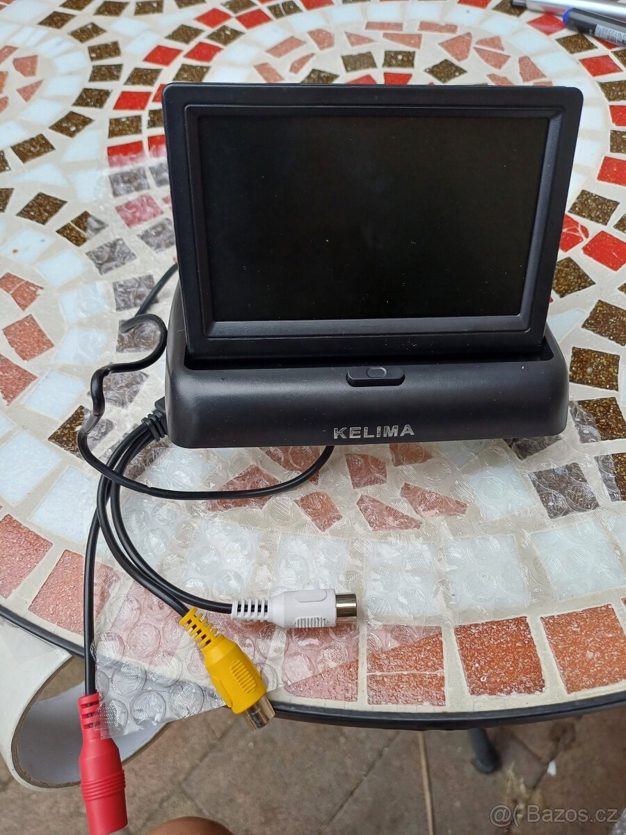 Monitor LCD kelima