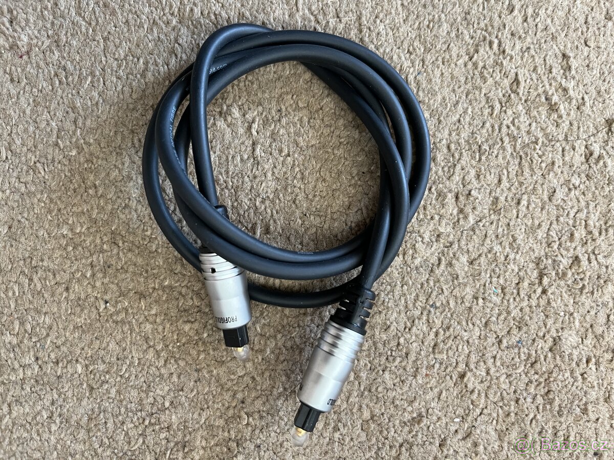 Různé audio / video kabely
