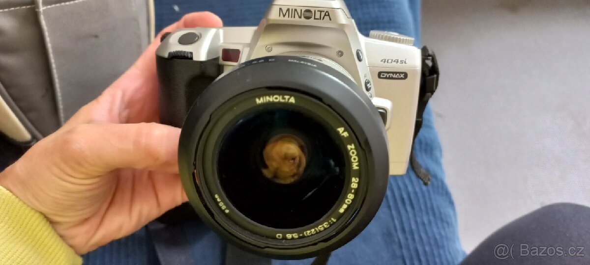 Fotoaparát Minolta 404si na film