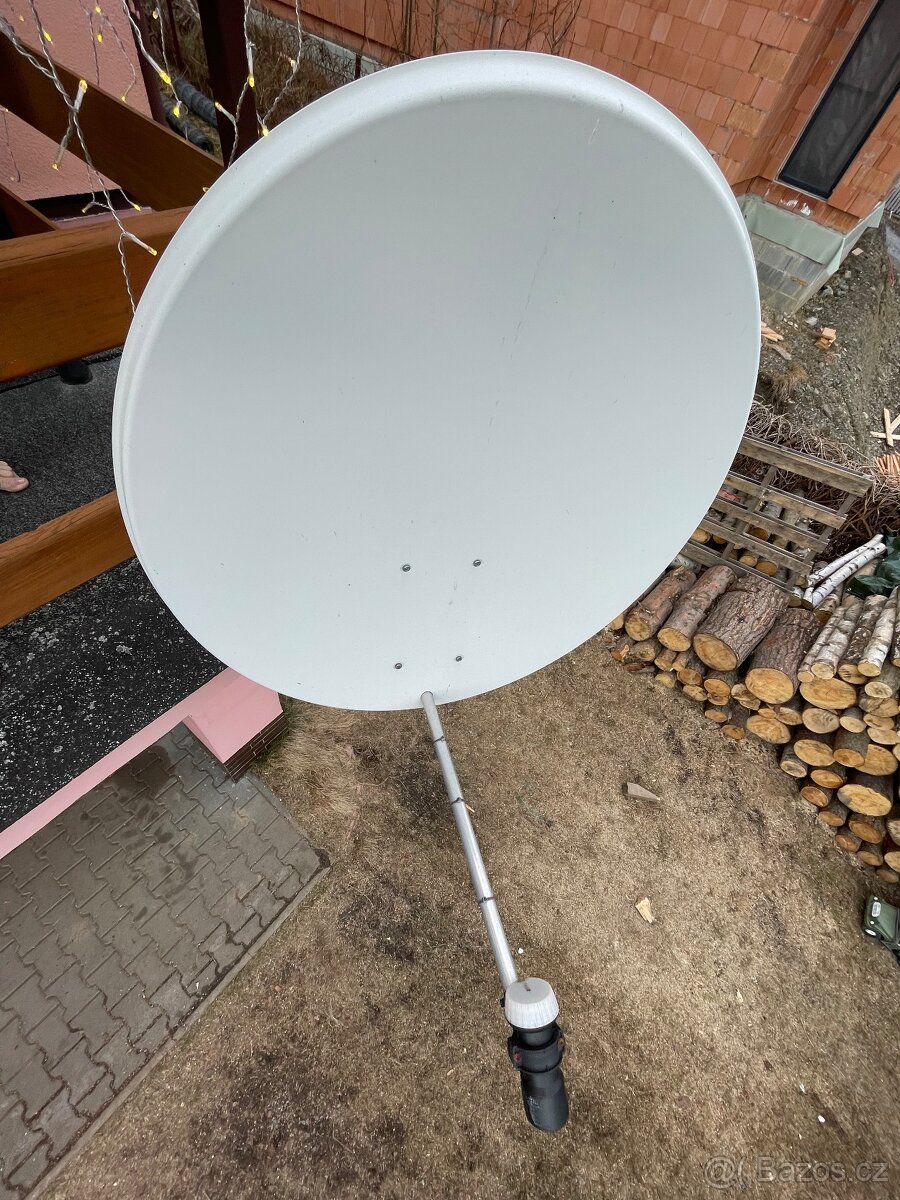 Satelitní parabola