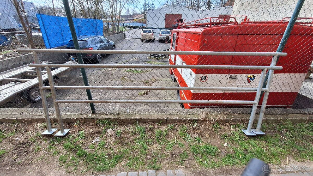 Plechové dveře