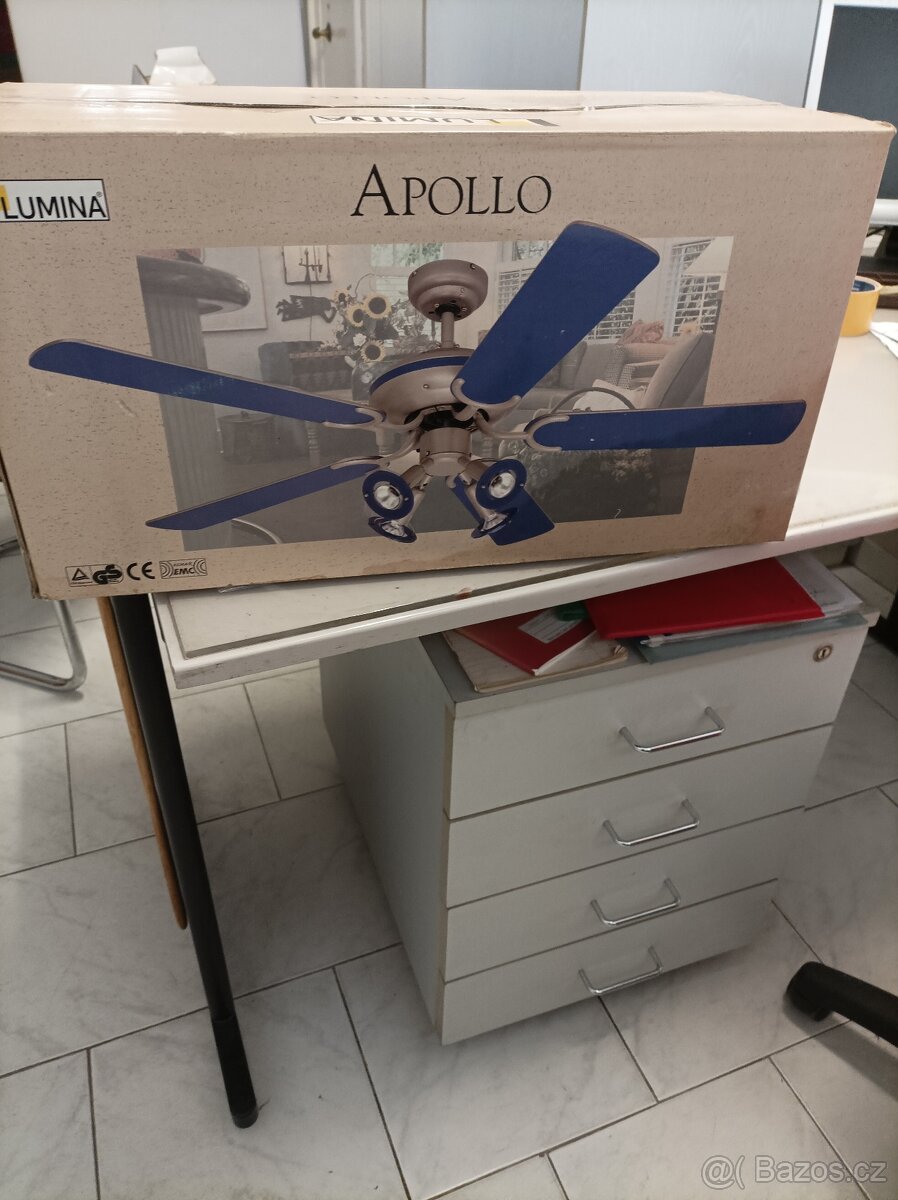 stropní lustr s ventilátorem