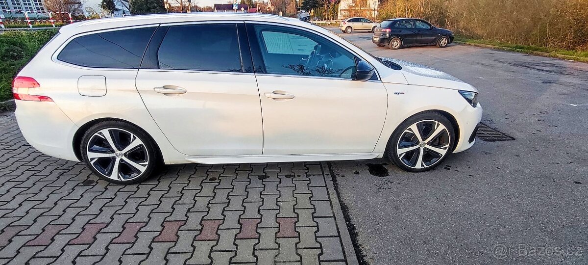 Peugeot 308 GT SW 2.0 HDI S&S EAT8 2018 rok