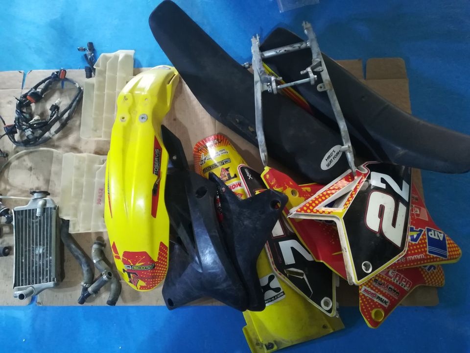Suzuki RMZ 250 model 2006 soucastky