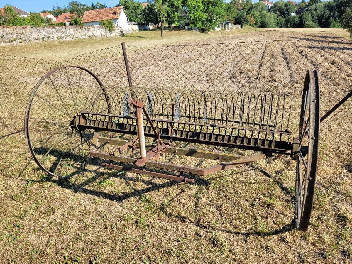 Shrnovač sena