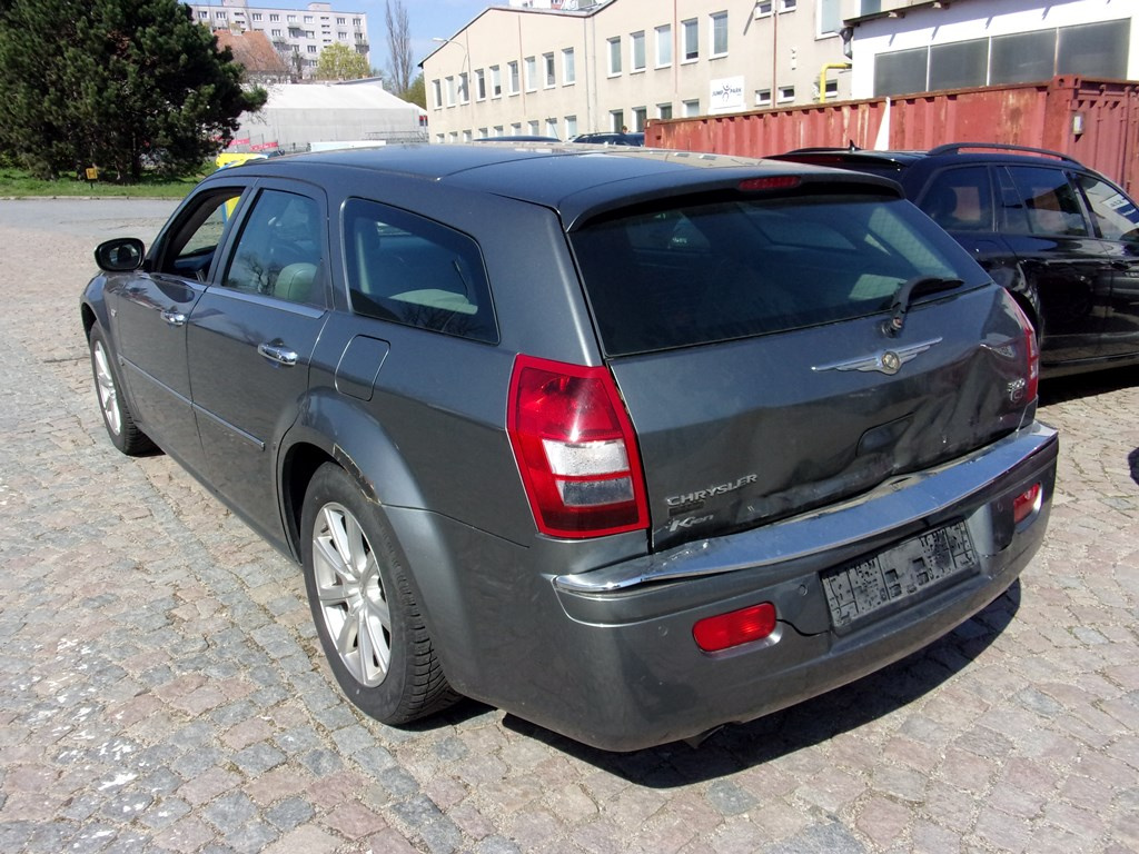 dveře, okna, blatníky, kapota pro Chrysler 300C Touring