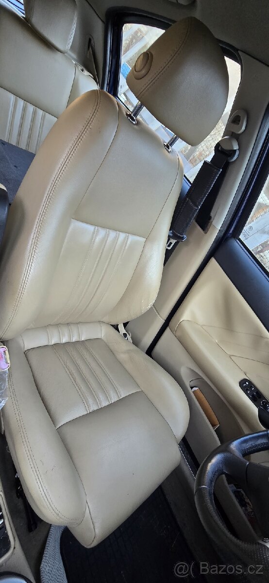 Interiér Alfa Romeo 147