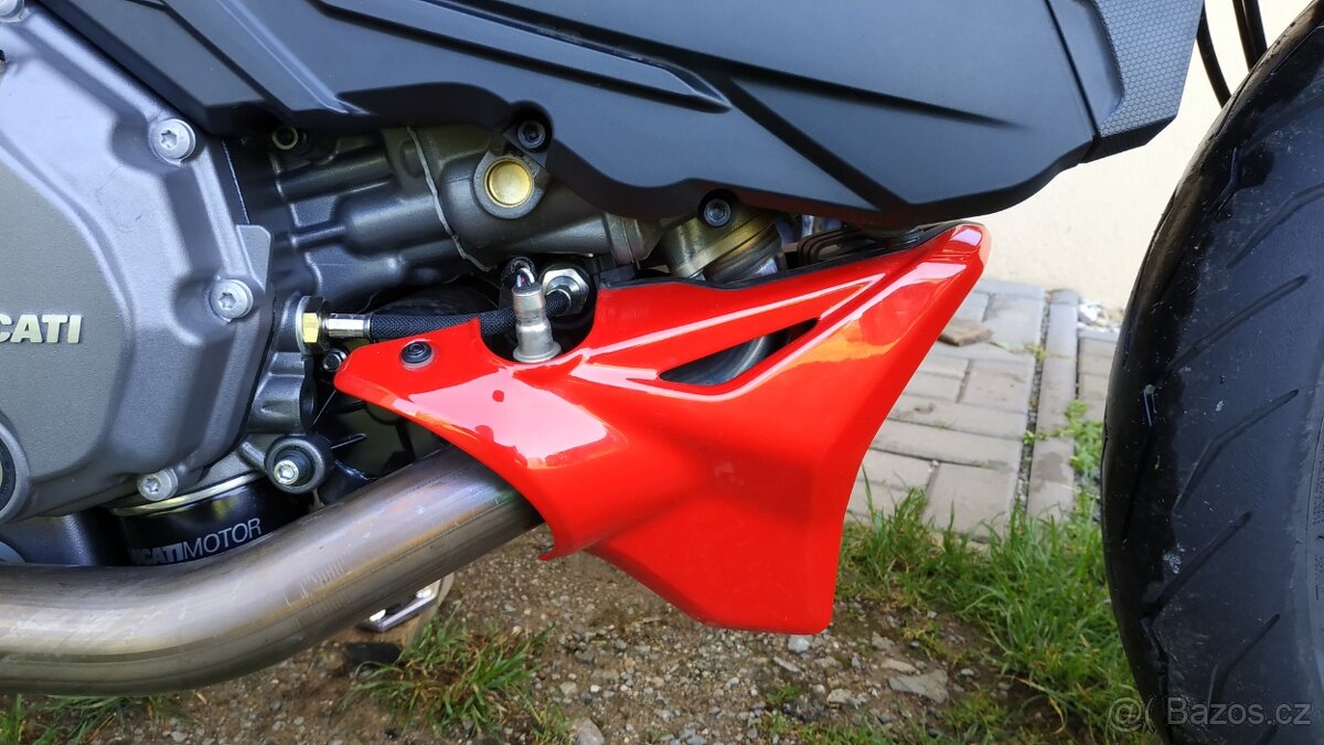 Ducati Monster 937 klín pod motor