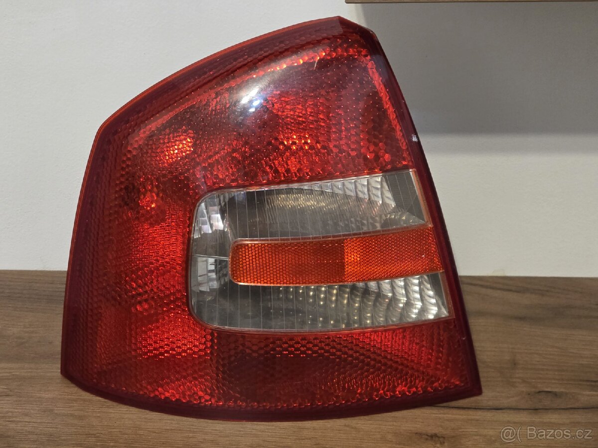 💡 Zadnà světla Škoda Octavia 2 – levé + pravé, originál
