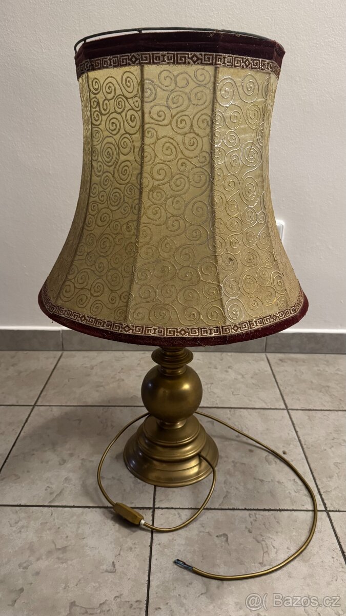 Starožitná mosazná lampa