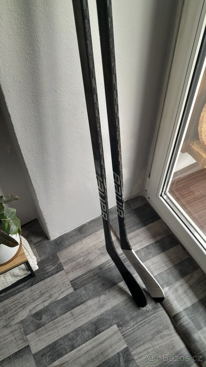 Hokejka Bauer Vap hyperlite2 flex 87 Jakub Zbořil opravovaná