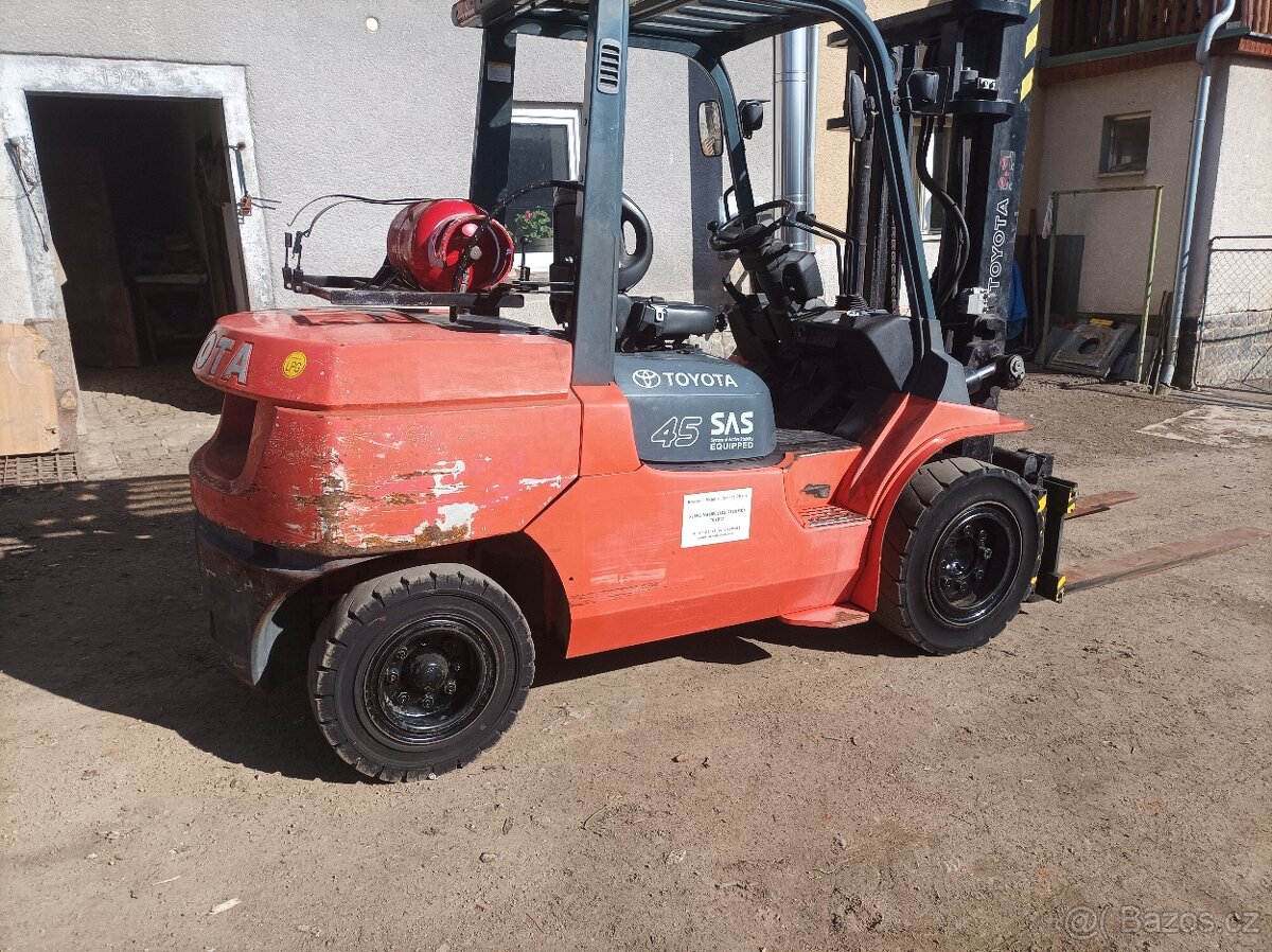 Vysokozdvižný vozík, Ještěrka,,Zdvižka,Toyota SAS 45