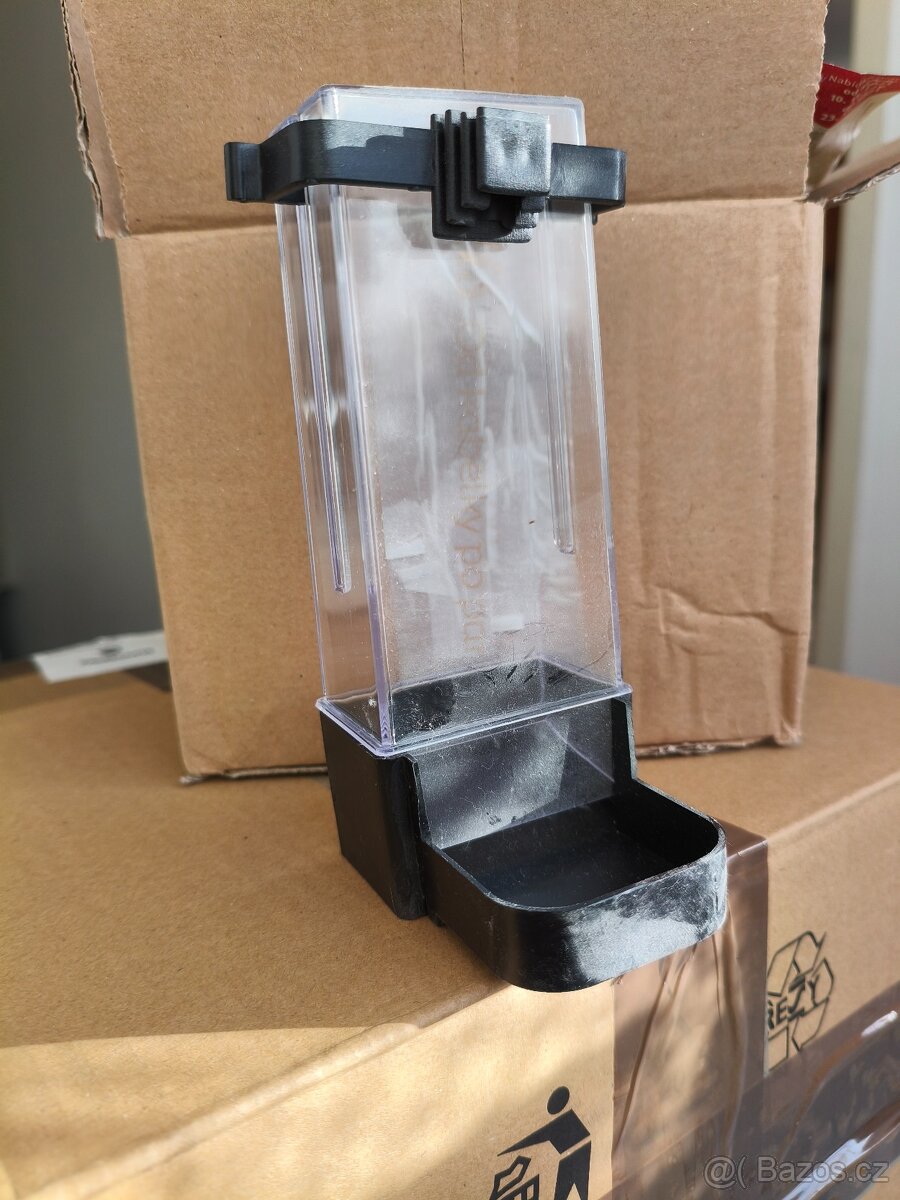 Krmítka pro ptáky na klec