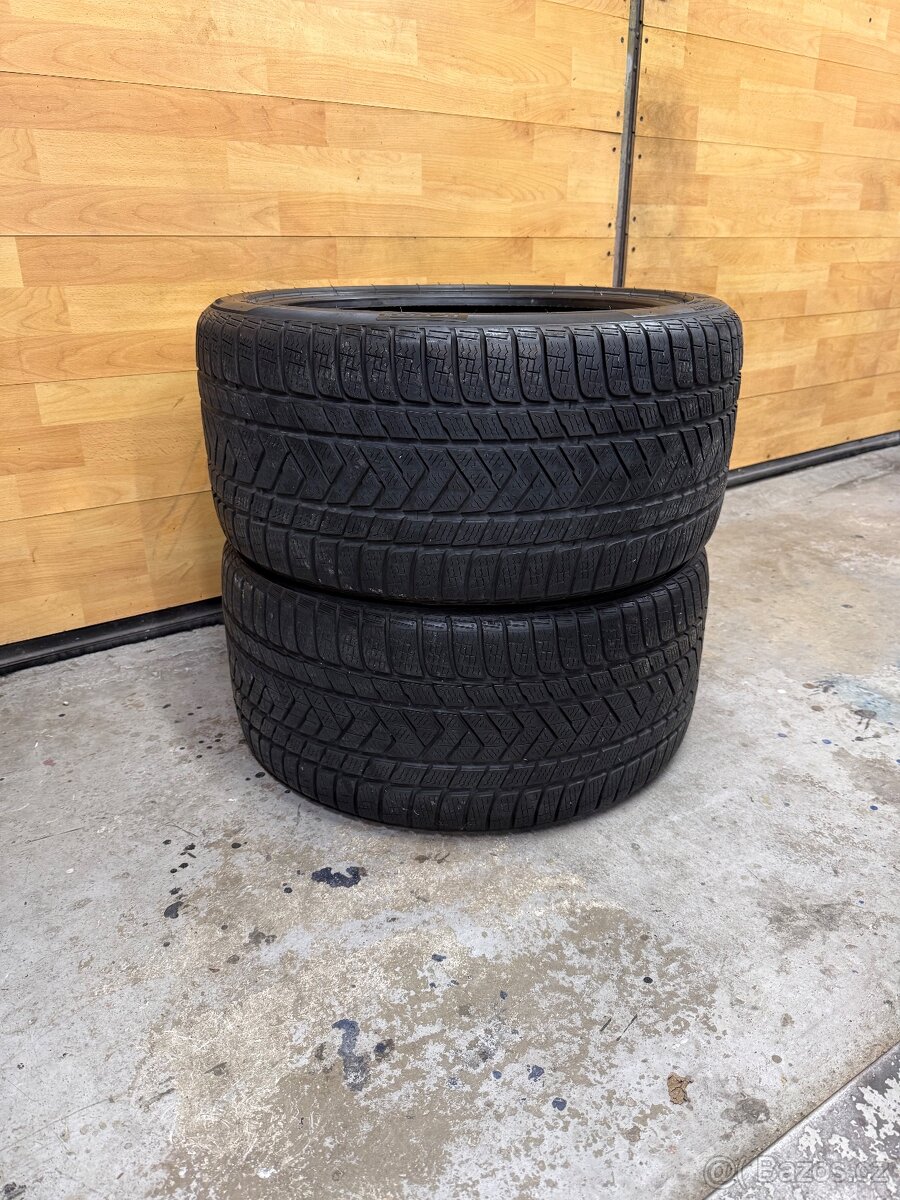 Zimní pneu 285/35/20