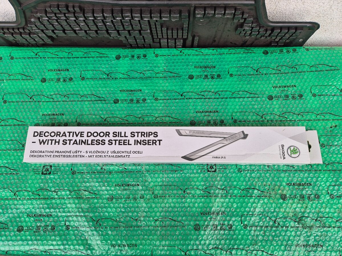 Škoda Fabia ozdobné prahové lišty 6VA071303A