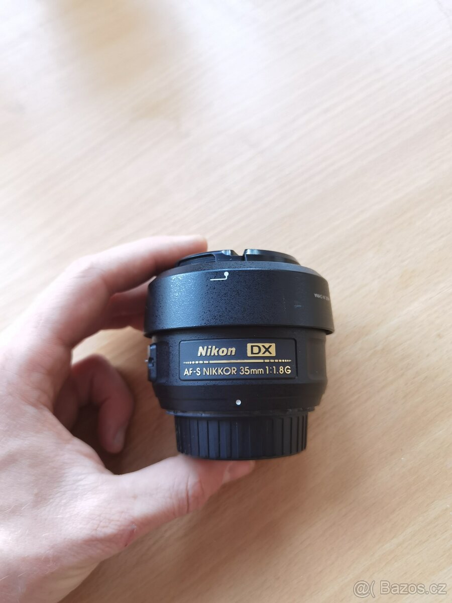 Nikon DX 35mm 1/8 G