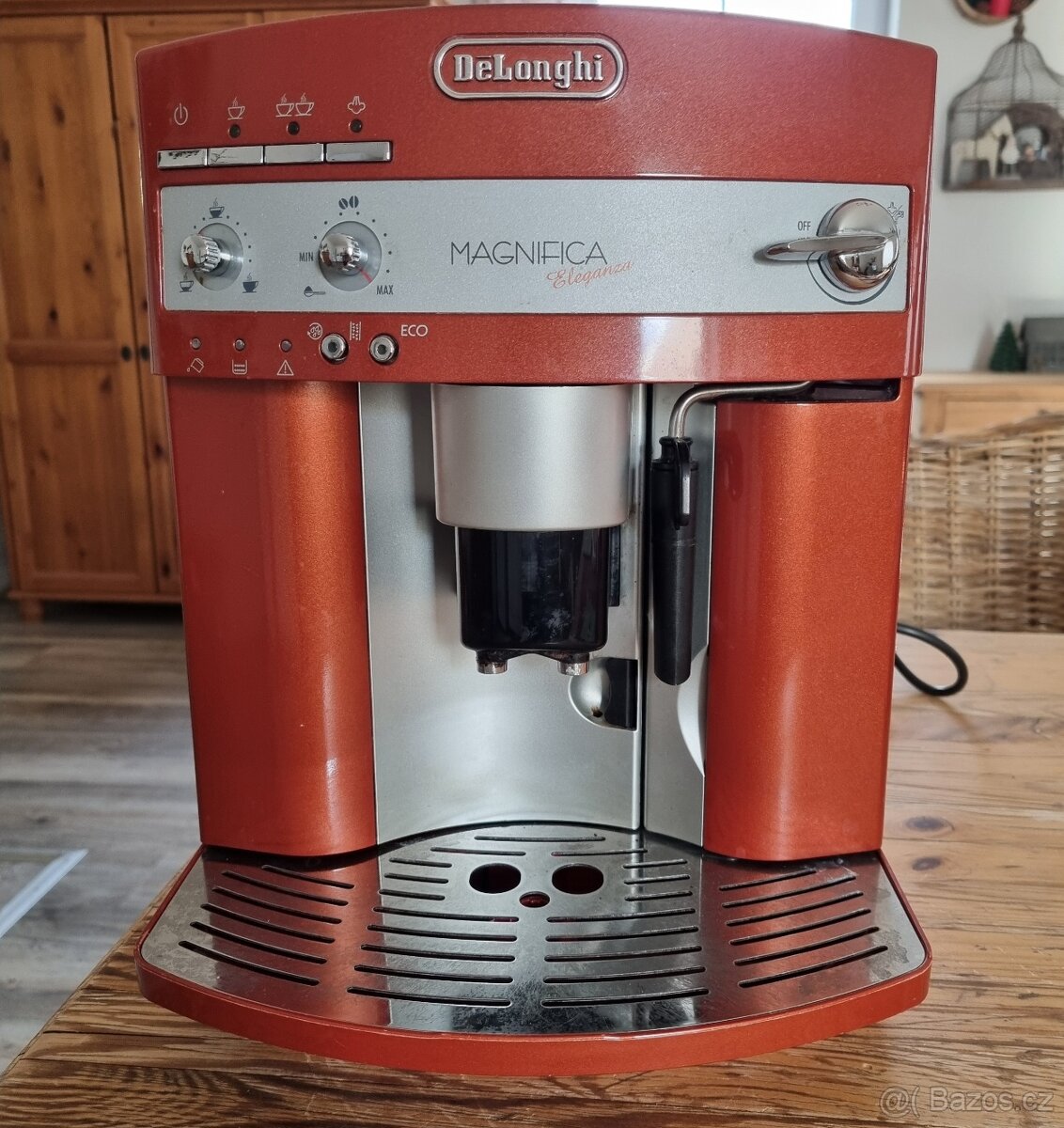 Kávovar Delonghi Magnifica Eleganza Automatický
