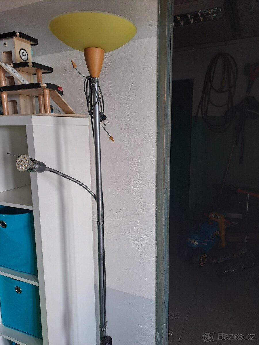 Stojaci lampa