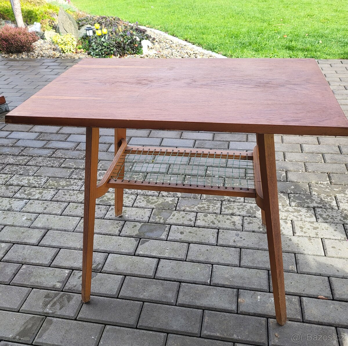 Retro stolek.