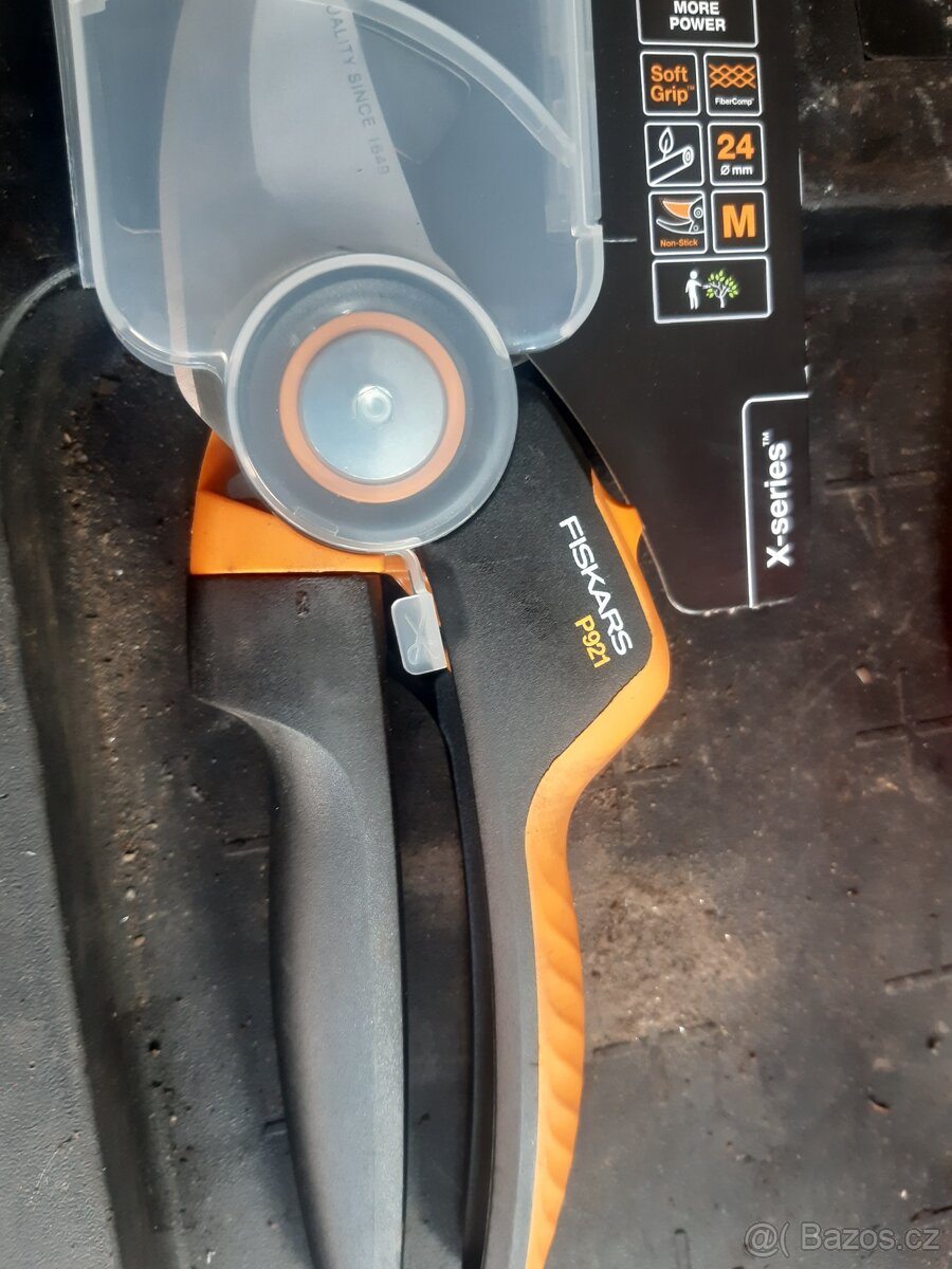 Zahradni nuzky seslo se mi vice kusu