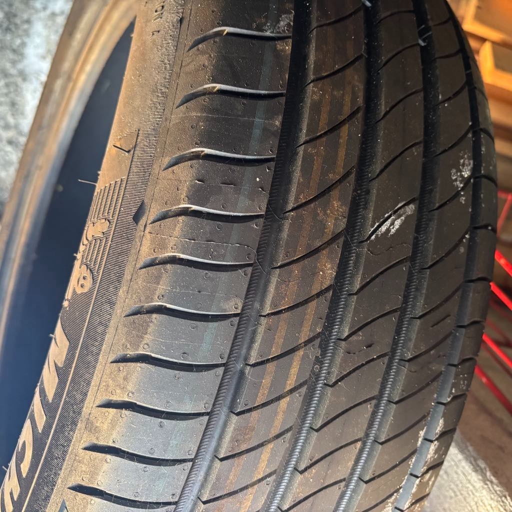 Sada nových letních pneu Michelin Primacy 4 205/55 R 17