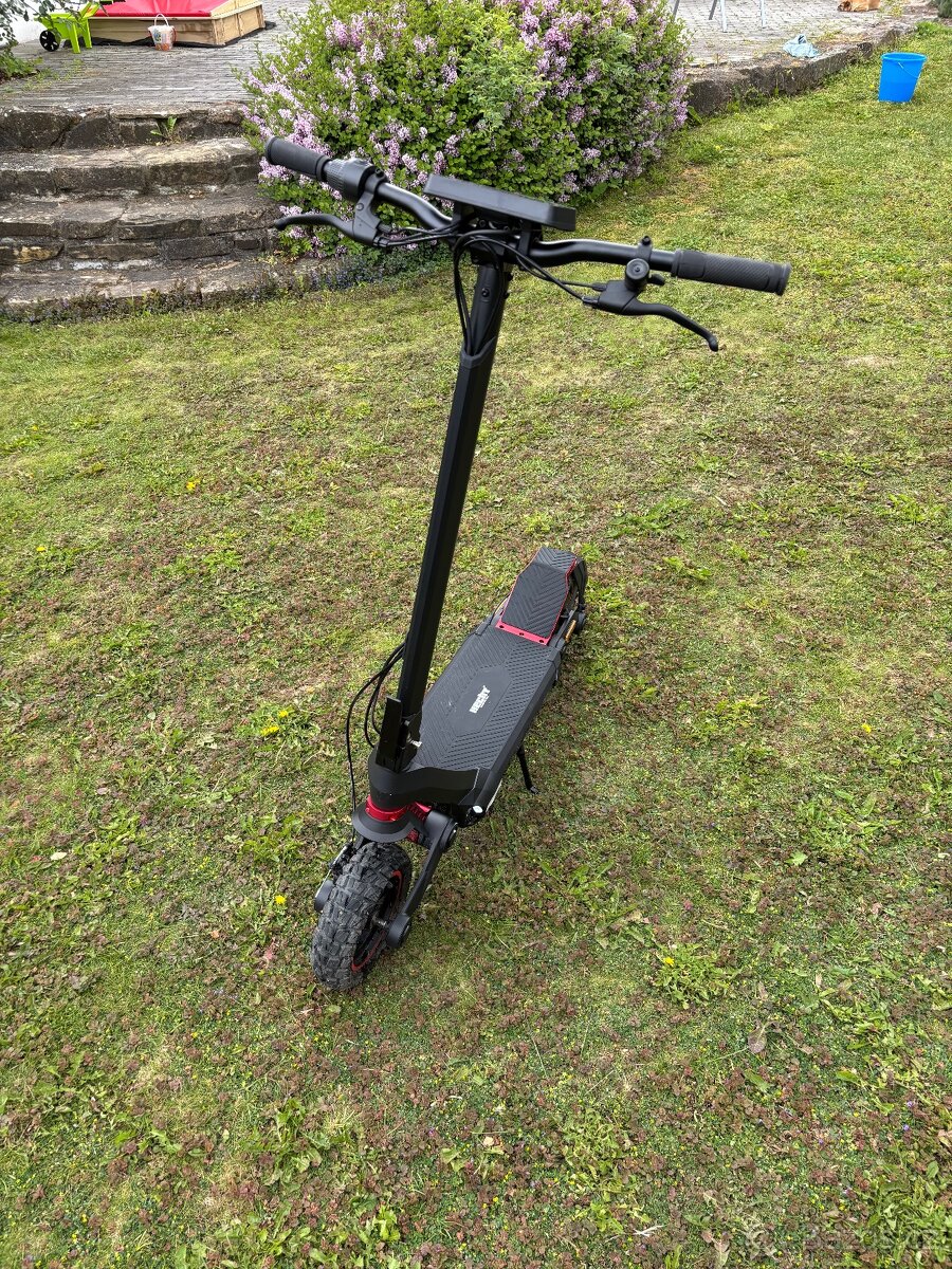 Elektrokoloběžka Hecht 5488