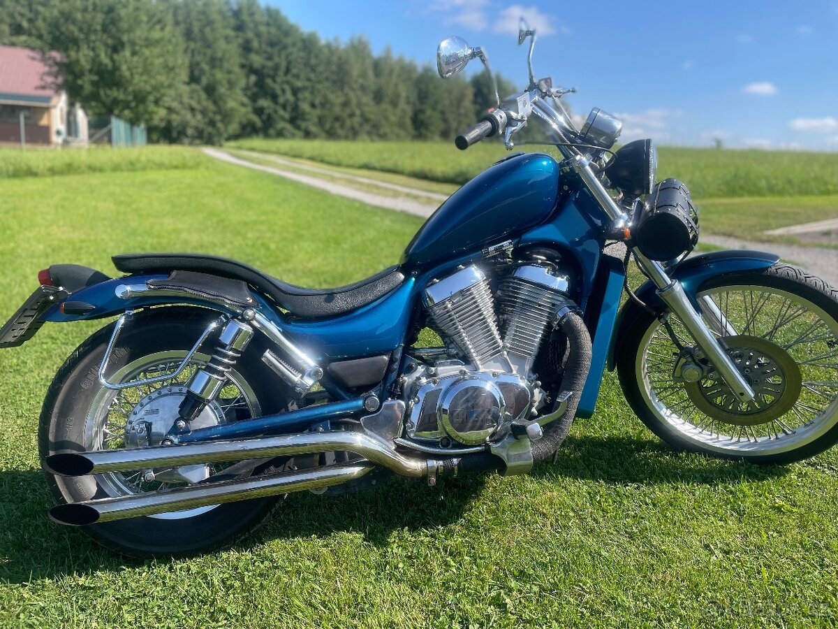 Suzuki intruder 800