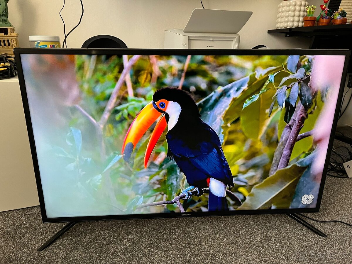 4K Samsung TV 102cm