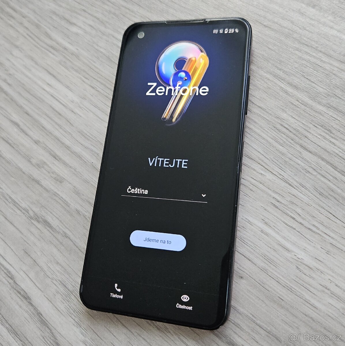 Asus Zenfone 9 red