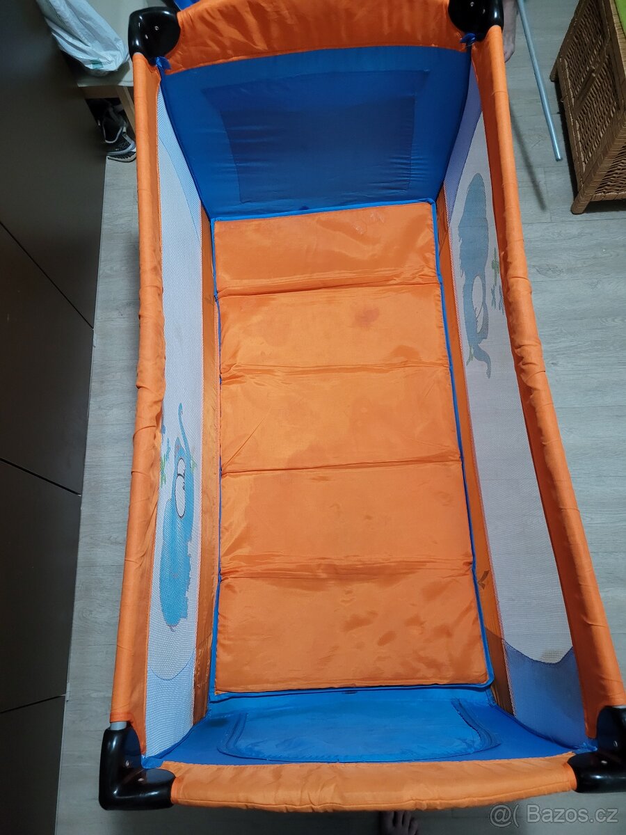 Cestovní postýlka