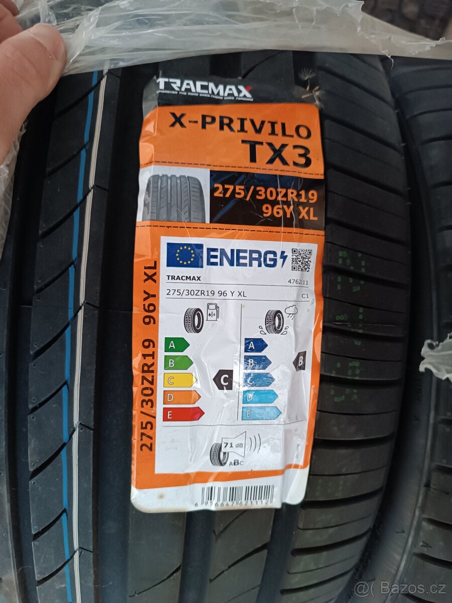 gumy Tracmax X-privilo TX3 275/30R19